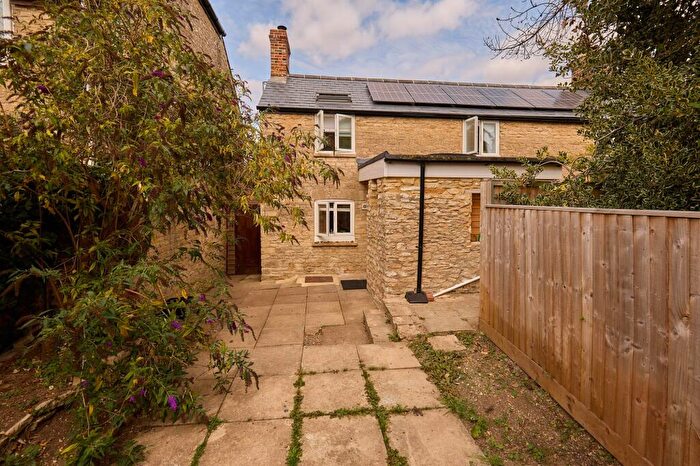 2 Bedroom Cottage For Sale In Main Road, Long Hanborough, OX29