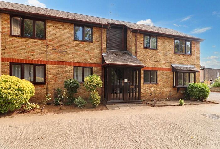 1 Bedroom Flat To Rent In East Street, St Ives, Cambs, PE27