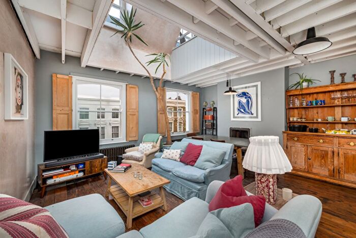 3 Bedroom Flat To Rent In Chesterton Road, London, W10