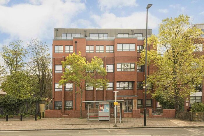 2 Bedroom Flat To Rent In High Street, Feltham, TW13