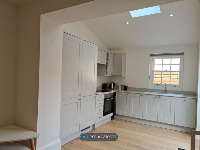 1 Bedroom Flat To Rent In Bow Common Lane, London, E3