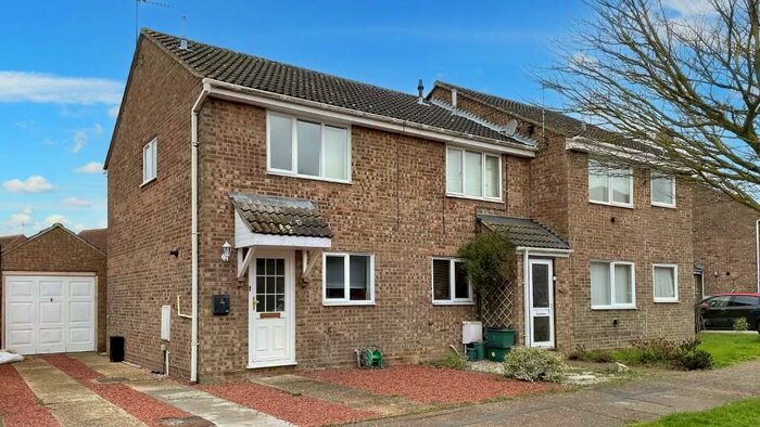 2 Bedroom Semi-Detached House To Rent In Alexandra Drive, CO7