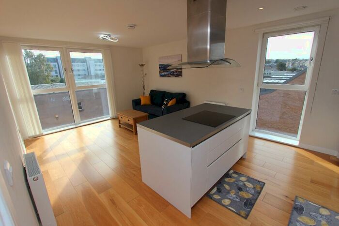 2 Bedroom Flat To Rent In McDonald Road, Leith, Edinburgh, EH7