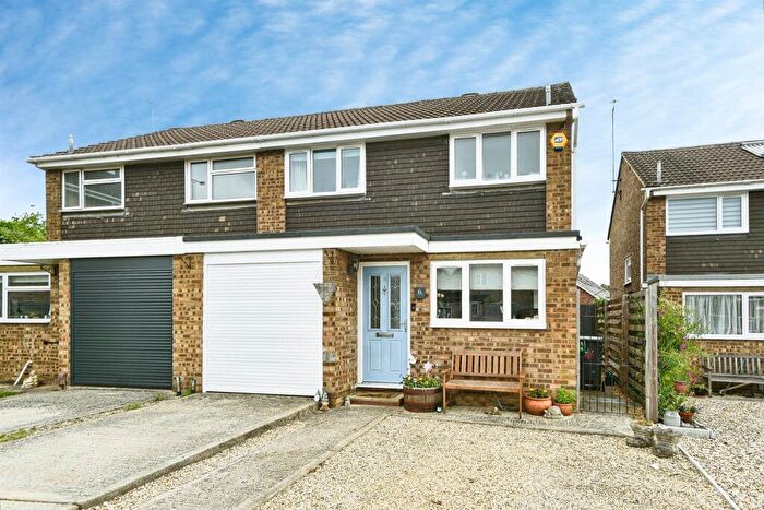 3 Bedroom Semi-Detached House For Sale In Harrow Close, Swindon, SN3