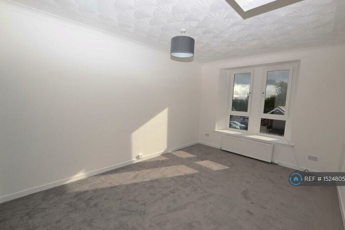 2 Bedroom Flat To Rent In King Street, Stonehouse, Larkhall, ML9