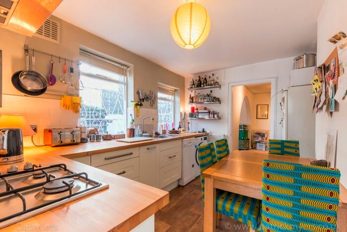 1 Bedroom Flat To Rent In Derwent Grove, East Dulwich, London, SE22