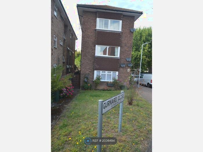 Studio To Rent In Trout Road, West Drayton, UB7