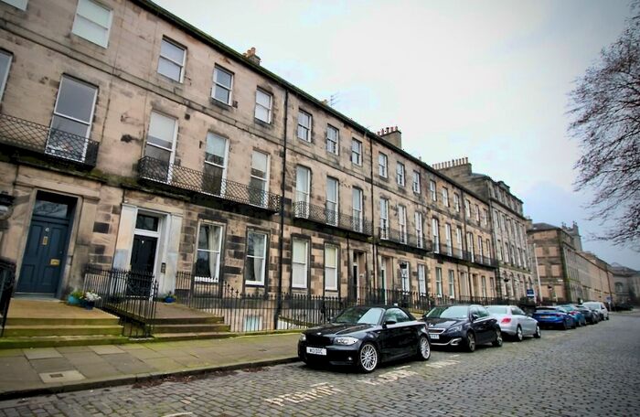 2 Bedroom Flat To Rent In Fettes Row, Edinburgh, EH3