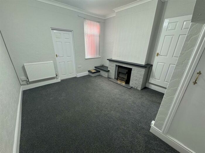 2 Bedroom End Of Terrace House To Rent In Berkeley Road East