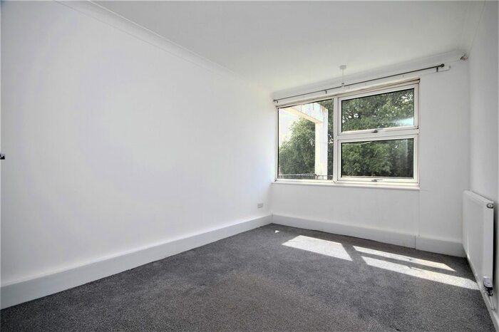 2 Bedroom Flat To Rent In Cricketers Parade, Broadwater Street West, Worthing, West Sussex, BN14