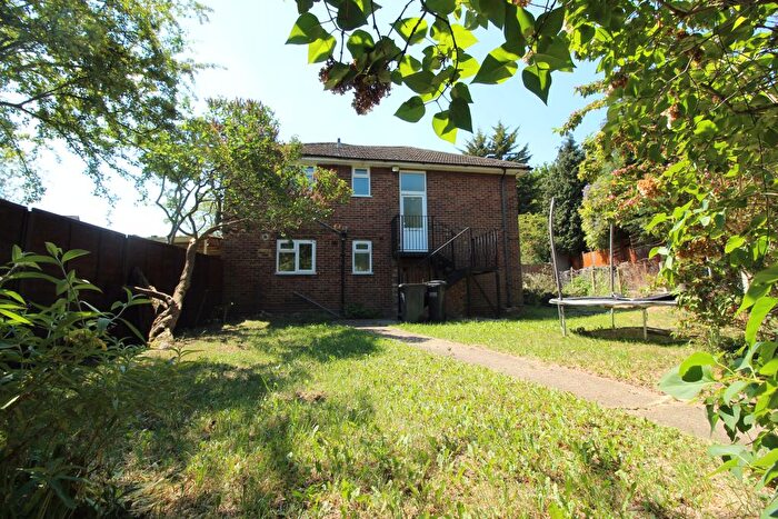 2 Bedroom Semi-Detached House To Rent In Warminster Road, London, SE25