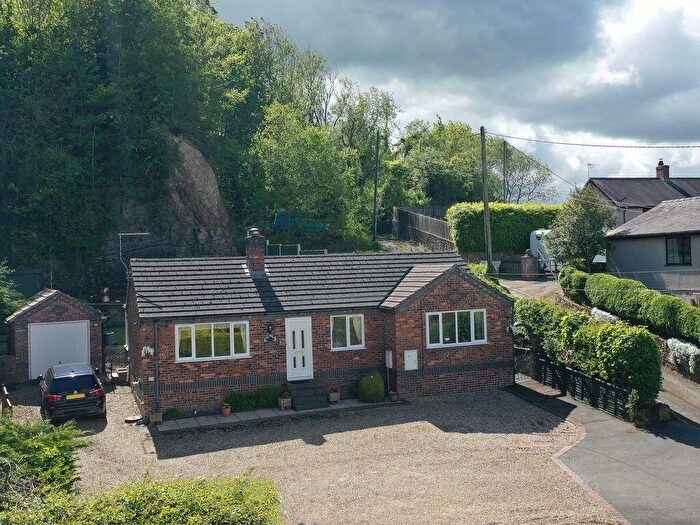 3 Bedroom Detached Bungalow For Sale In Gesail Y Mynydd, Froncysyllte, LL20