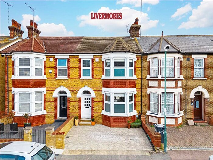 3 Bedroom Terraced House For Sale In Priory Road, Dartford, DA1