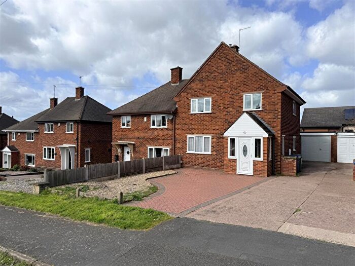 3 Bedroom Semi Detached House For Sale In Dorset Road, Stourbridge, DY8