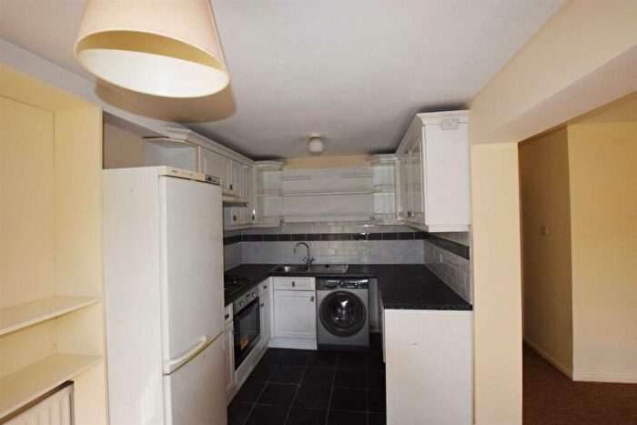 2 Bedroom Apartment To Rent In Twin Foxes, Woolmer Green, SG3