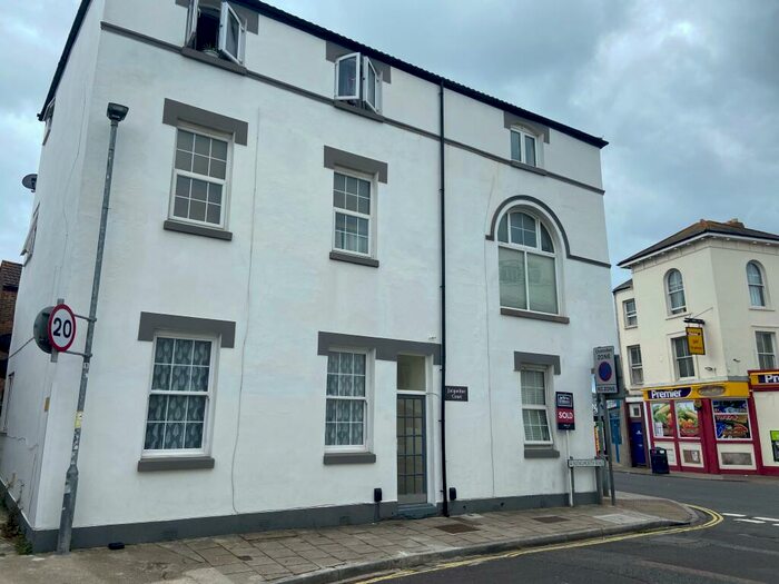 1 Bedroom Apartment To Rent In Clarendon Road, Southsea, PO5