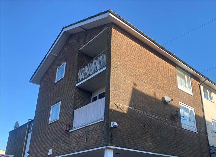 1 Bedroom Apartment To Rent In Broadwalk, Crawley, West Sussex, RH10