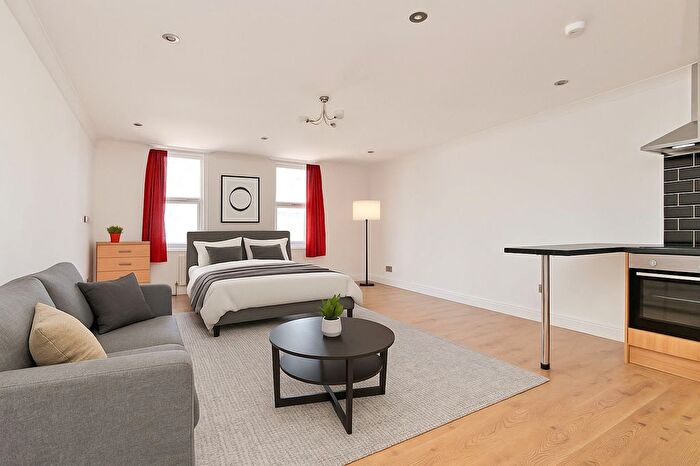 Studio To Rent In Barnett Street, Whitechapel, E1