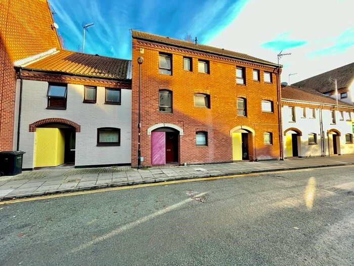 4 Bedroom Town House To Rent In Coslany Street, Norwich NR3