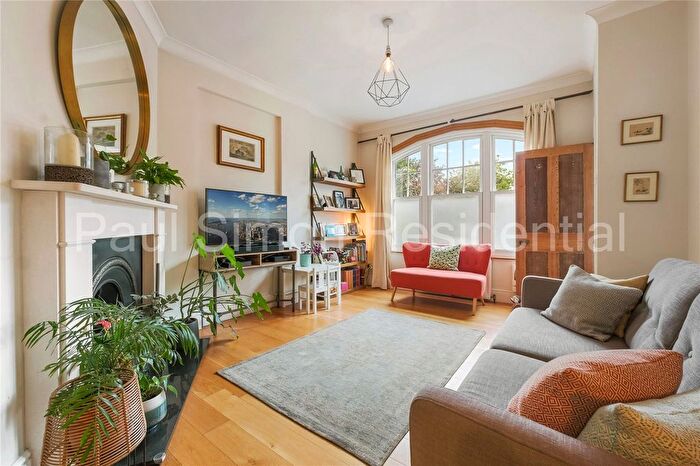3 Bedroom End Terrace House For Sale In Maurice Avenue, Wood Green, London, N22