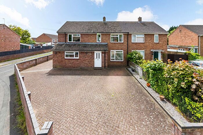 4 Bedroom Semi-detached House For Sale In Barretts Way, Sutton Courtenay, OX14