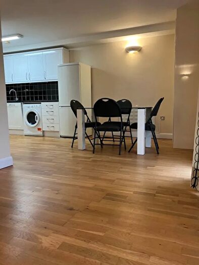 2 Bedroom Flat To Rent In Eaton Road, Sutton, SM2