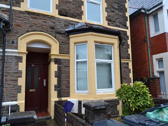 3 Bedroom Flat To Rent In Miskin Street, Cathays, Cardiff, CF24