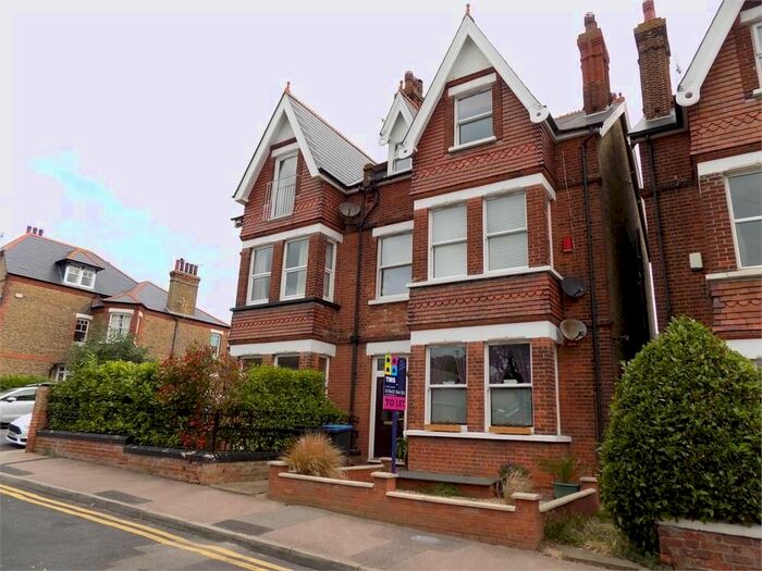 2 Bedroom Flat To Rent In West Cliff Road, Broadstairs, CT10