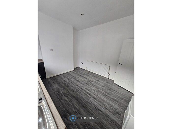 1 Bedroom Flat To Rent In Seafield Road, Wirral, CH62