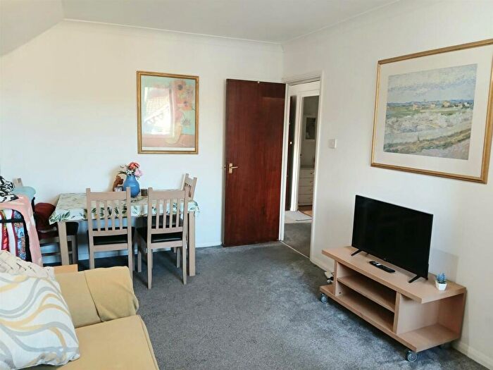 1 Bedroom Flat For Sale In Bessborough Road, Harrow, HA1