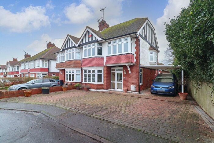 3 Bedroom Semi-Detached House For Sale In Wentworth Avenue, Margate, CT9