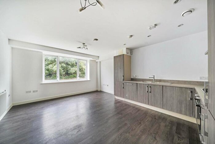 1 Bedroom Flat To Rent In Baldwin Court, Brent Cross, London, NW11