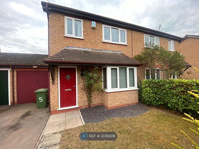 3 Bedroom Semi-Detached House To Rent In Lea Court, Worksop, S80