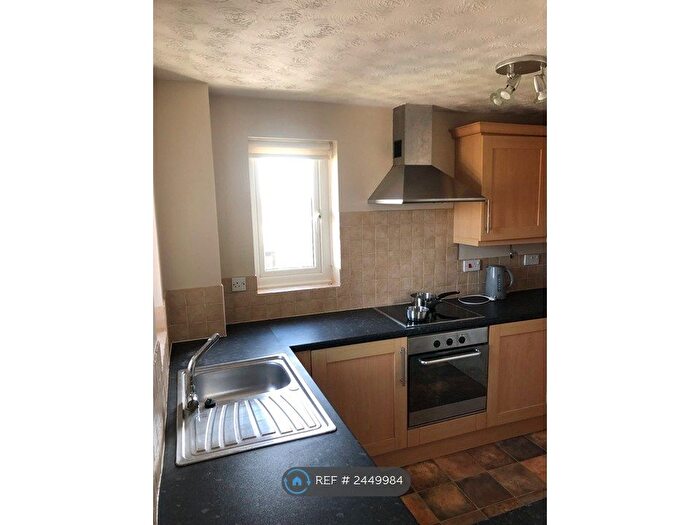 1 Bedroom Flat To Rent In Leecon Way, Rochford, SS4