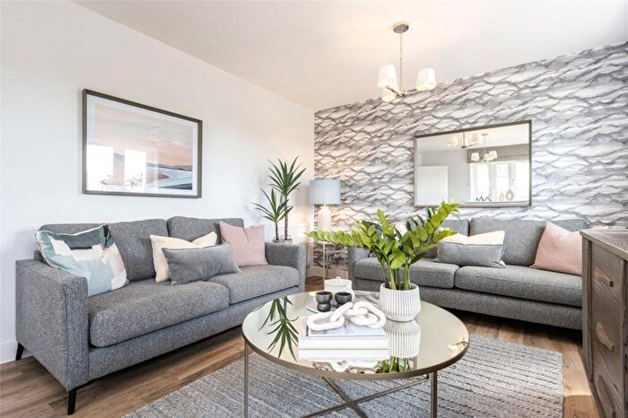 4 Bedroom Semi-Detached House For Sale In Dakota Drive, Fernwood, Newark, Nottinghamshire, NG24