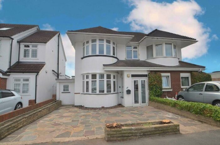 3 Bedroom Semi-Detached House To Rent In Beechwood Avenue, Ruislip, HA4