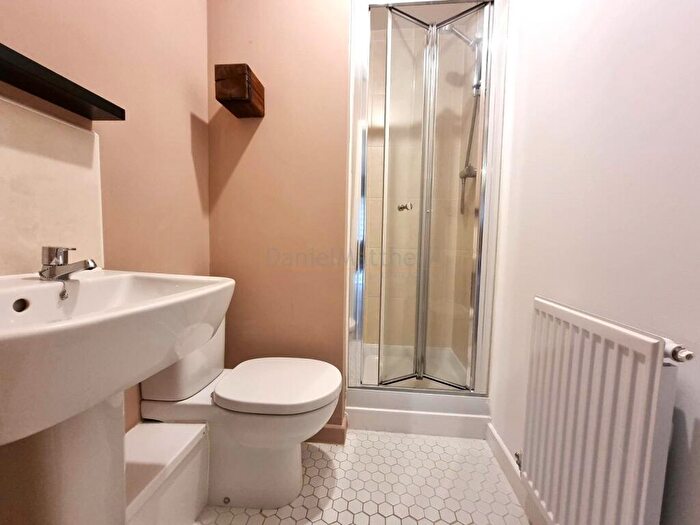 2 Bedroom Flat For Sale In Ffordd Penrhyn, Barry., CF62