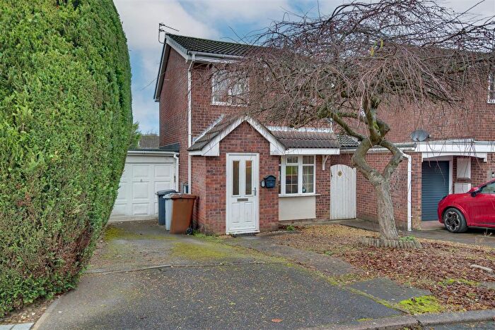 2 Bedroom Link Detached House For Sale In Lune Close, Congleton, CW12