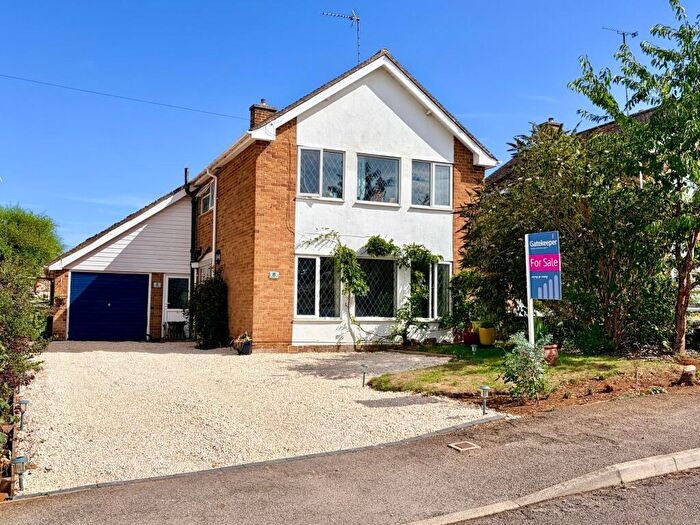 3 Bedroom Detached House For Sale In Danvers Road, Banbury, Oxfordshire, OX15