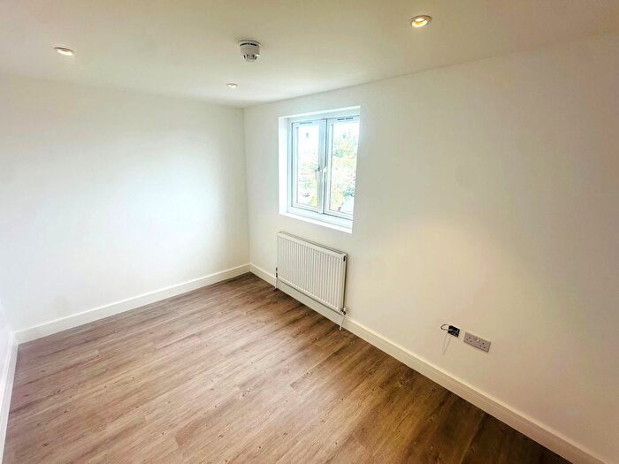1 Bedroom Flat To Rent In Staines Road, Ashford/Sunbury, TW15