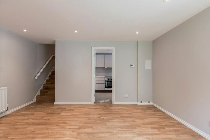 2 Bedroom Flat To Rent In Stirling Way, Welwyn Garden City, AL7