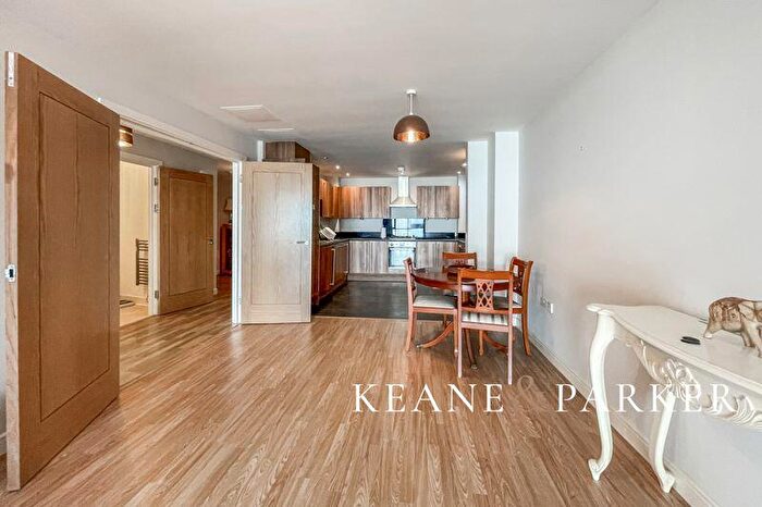 1 Bedroom Flat For Sale In Ocean Crescent, Plymouth, PL1
