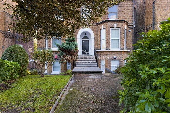 2 Bedroom Flat To Rent In Thicket Road, Crystal Palace, SE20