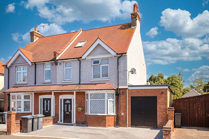 4 Bedroom Semi Detached House For Sale In Beacon Road, Broadstairs, Kent, CT10