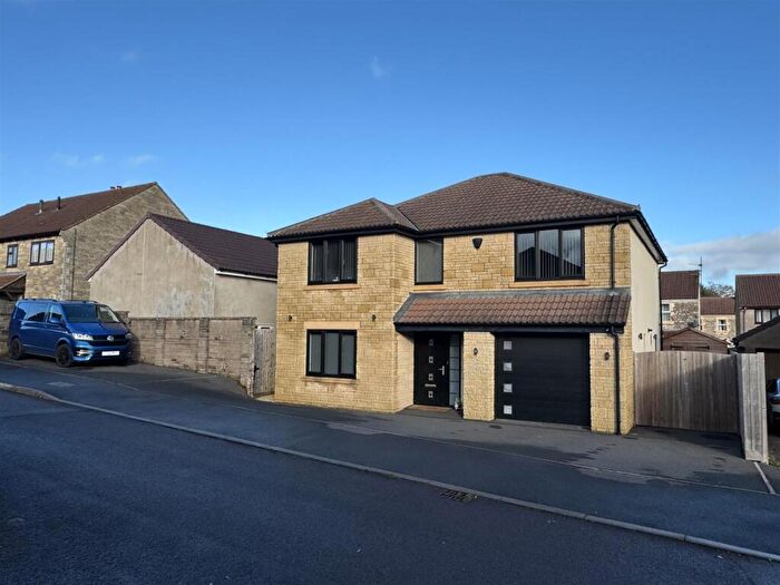 4 Bedroom Detached House For Sale In Hazel Grove, Westfield, BA3