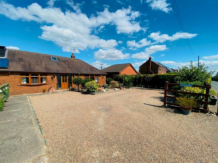 3 Bedroom Semi-Detached Bungalow For Sale In Newland, Selby, YO8