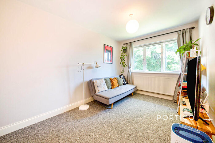 2 Bedroom Flat To Rent In Ashville Road, London, E11