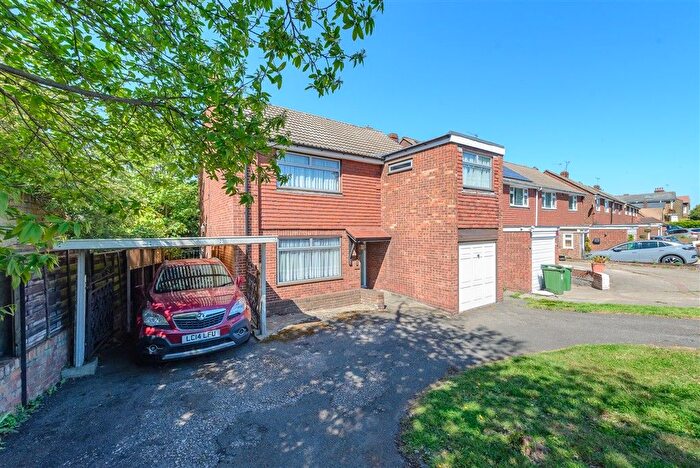 3 Bedroom Detached House For Sale In Bexley Road, Erith, Kent, DA8