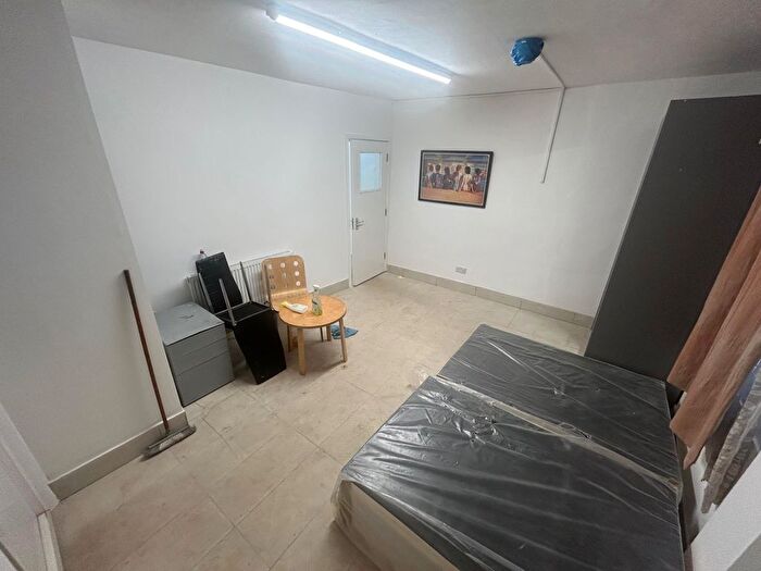 1 Bedroom Flat To Rent In Raven Row, London, E1