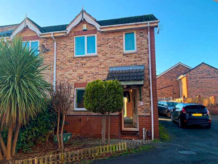 2 Bedroom Semi-Detached House To Rent In Betony Close, Scunthorpe, DN15